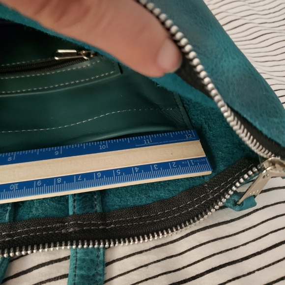 Turquoise bison leather zip tote bag with laptop pocket/cup holder - Picture 15 of 15